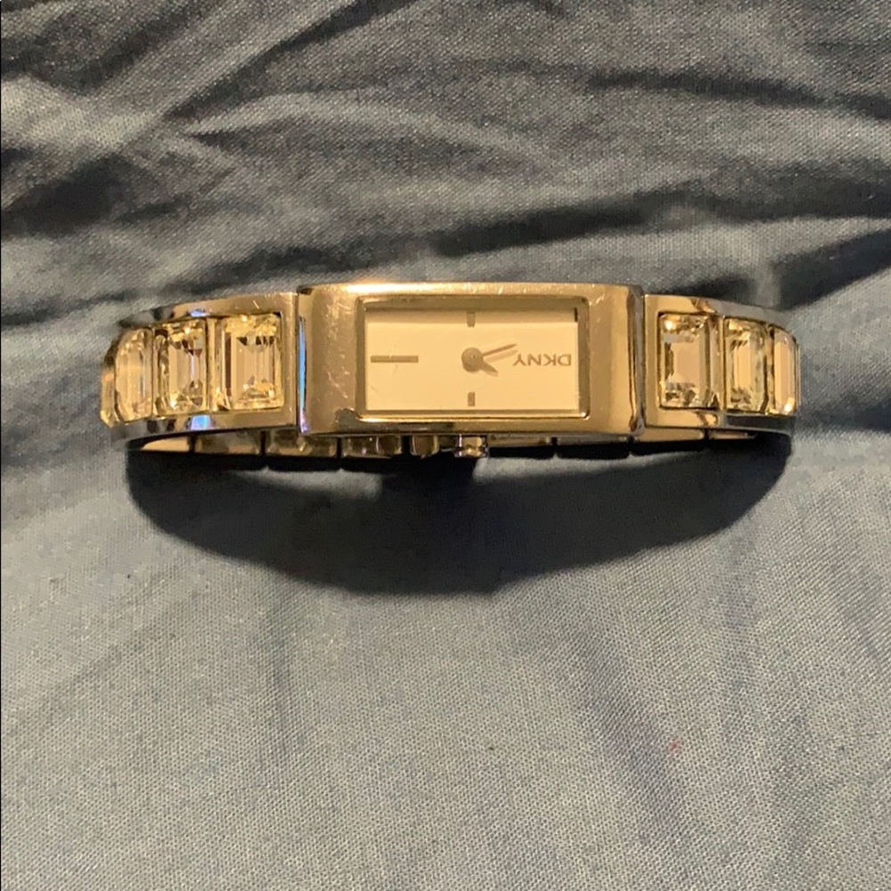 Used DKNY watch needs battery 🔋